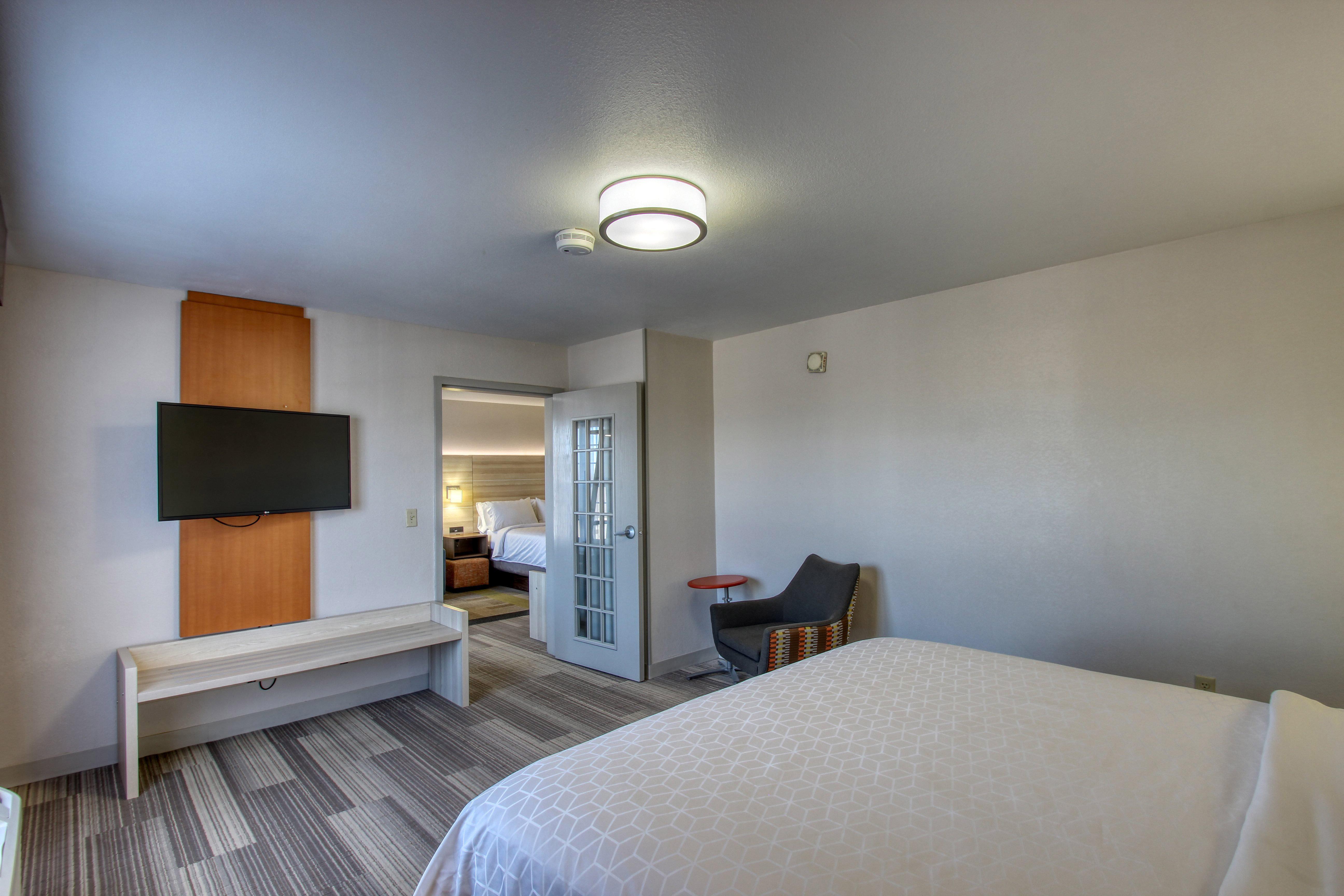 Holiday Inn Express Hotel & Suites Milwaukee Airport By Ihg Экстерьер фото