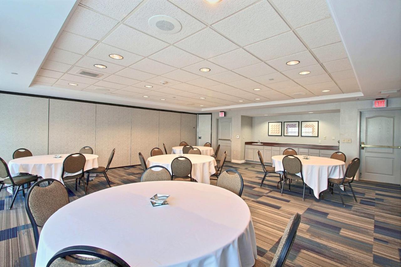 Holiday Inn Express Hotel & Suites Milwaukee Airport By Ihg Экстерьер фото