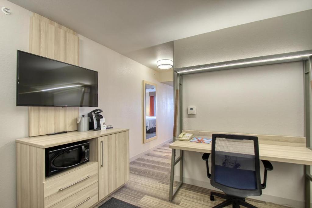 Holiday Inn Express Hotel & Suites Milwaukee Airport By Ihg Экстерьер фото