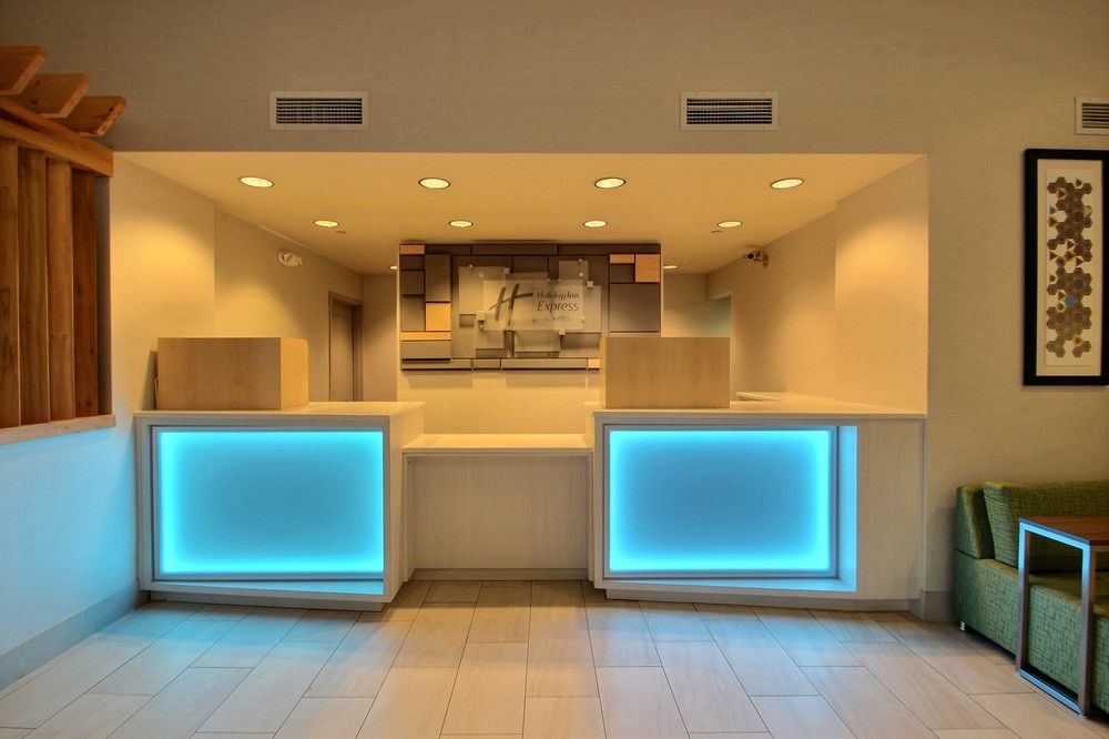 Holiday Inn Express Hotel & Suites Milwaukee Airport By Ihg Экстерьер фото